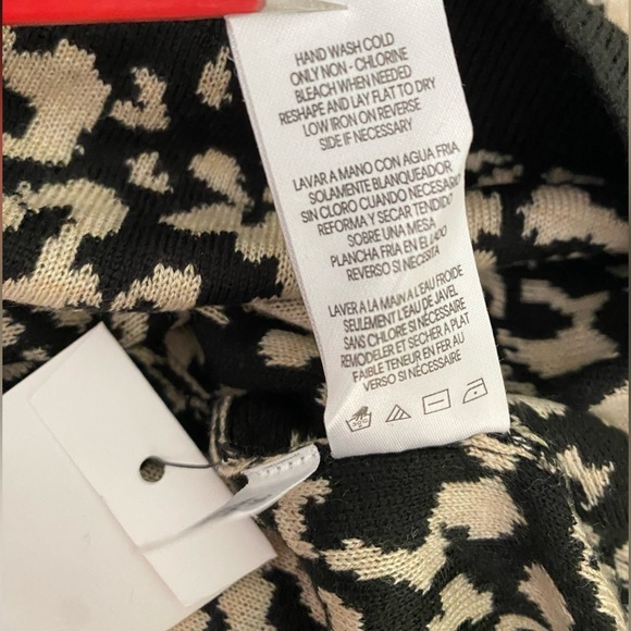 Calvin Klein Cheetah Print Mock Neck Button Shoulder Sweater Top NWT Size S - Picture 8 of 8